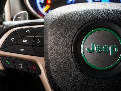 Used 2016 Jeep Grand Cherokee Limited image 17