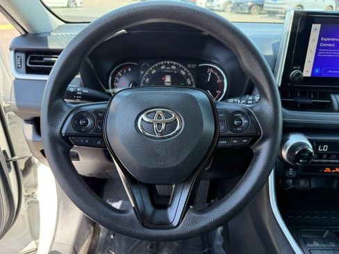 Used 2025 Toyota RAV4 XLE FWD image 16