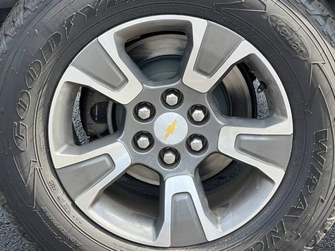 Used 2017 Chevrolet Colorado Z71 AWD/4WD image 6