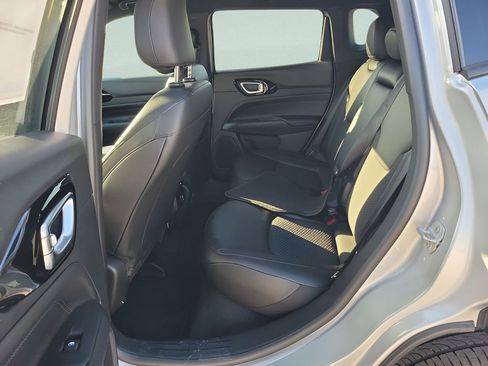 New 2026 Jeep Compass Latitude AWD/4WD image 23