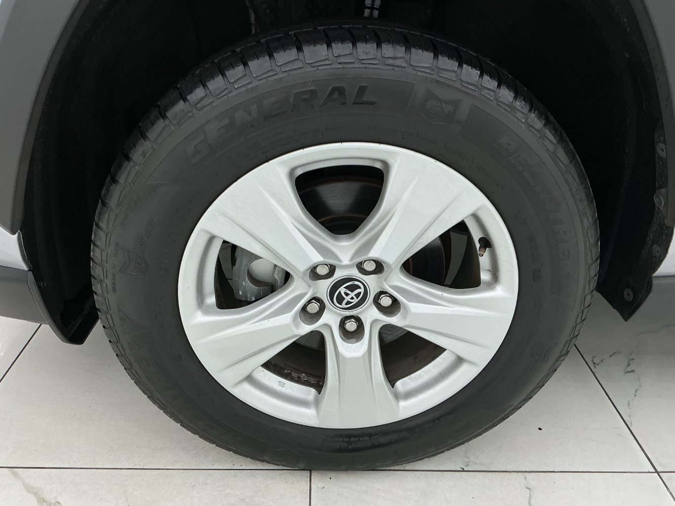 Used 2020 Toyota RAV4 XLE FWD image 45