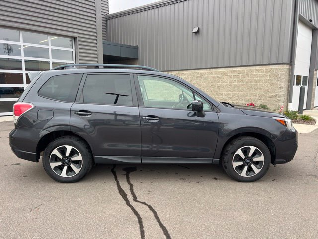 Used 2017 Subaru Forester 2.5i Premium w/ All-Weather Package AWD/4WD image 4