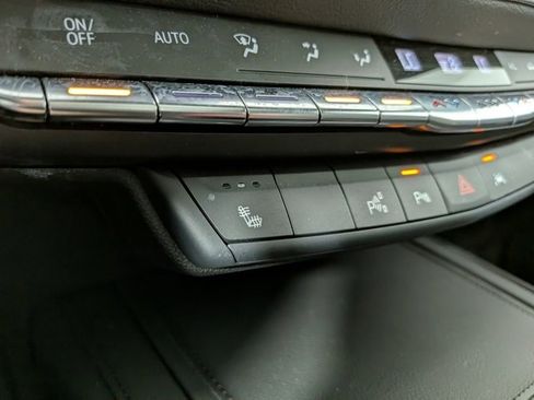 Certified 2022 Cadillac XT4 Premium Luxury w/ Enhanced Visibility Package image 10