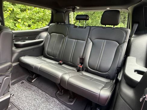 New 2026 Jeep Grand Wagoneer 4WD image 17