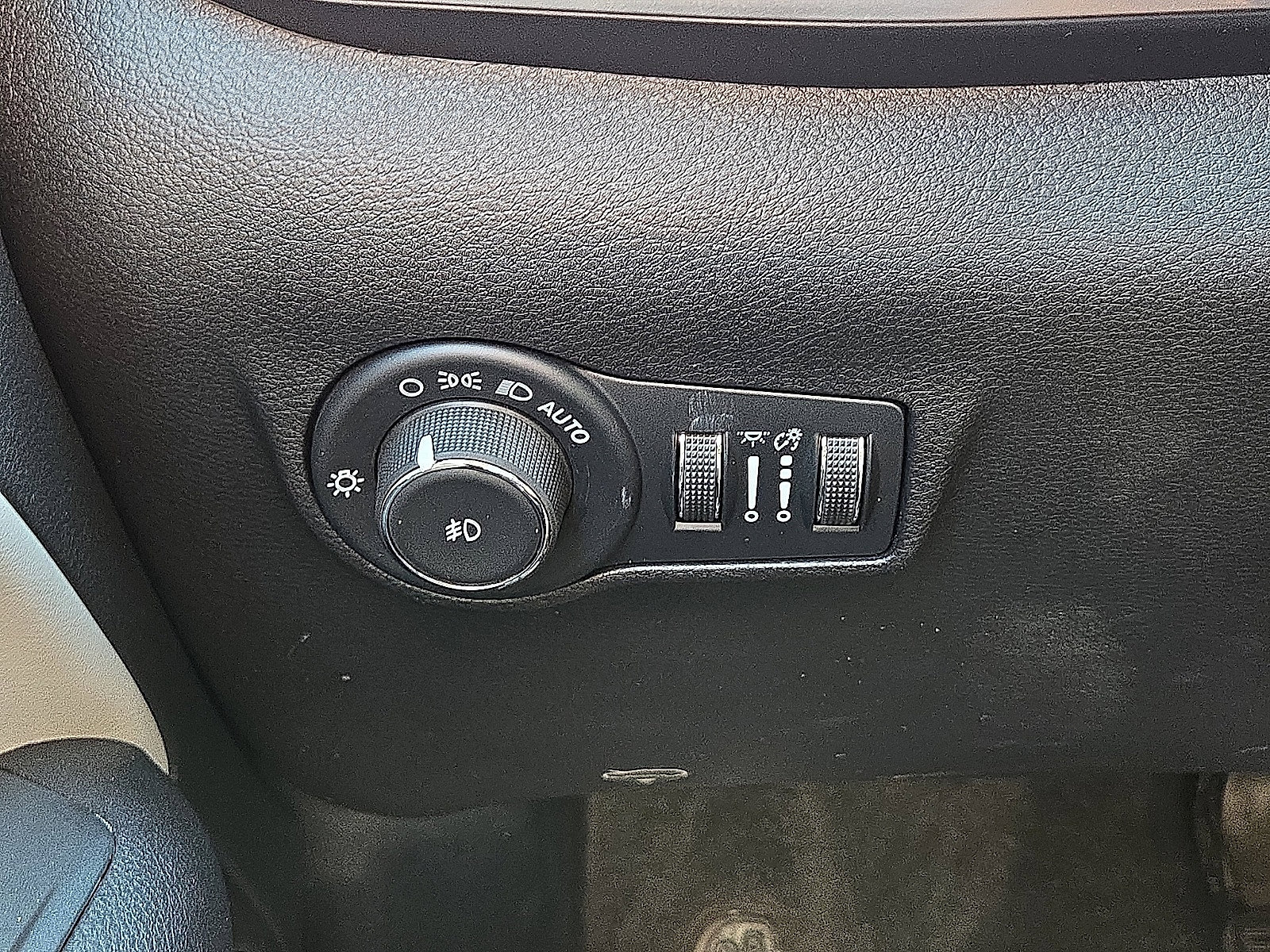 Used 2025 Jeep Compass Limited AWD/4WD image 24