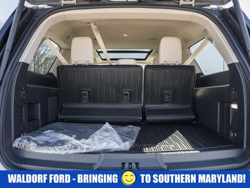 Used 2024 Ford Expedition Max Platinum image 11