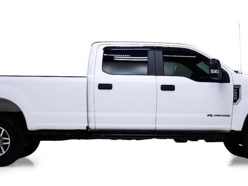 Used 2019 Ford F250 XL w/ Power Equipment Group image 5