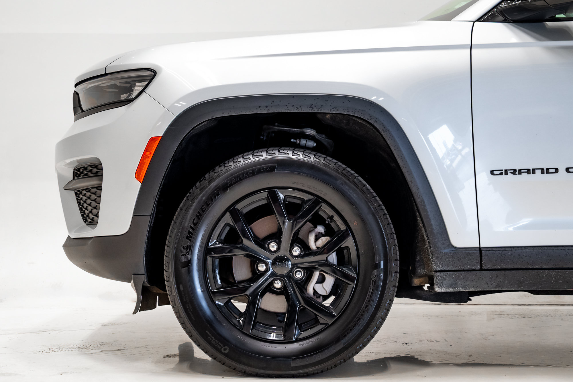 Certified 2025 Jeep Grand Cherokee Altitude AWD/4WD image 33