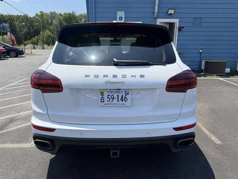 Used 2016 Porsche Cayenne AWD/4WD image 4