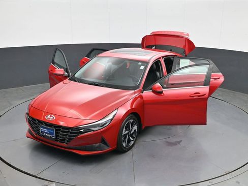 Certified 2023 Hyundai Elantra Limited image 30