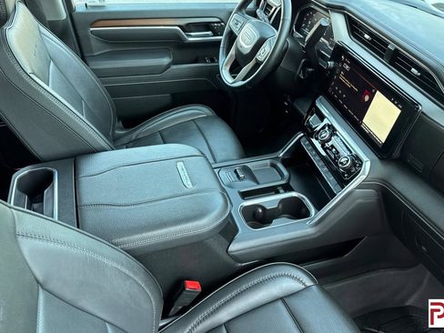 Used 2025 GMC Sierra 3500 Denali w/ Denali Reserve Package AWD/4WD image 17