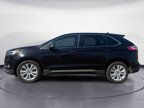 Used 2022 Ford Edge Titanium w/ Equipment Group 301A AWD/4WD image 3
