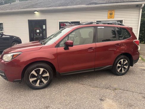Used 2017 Subaru Forester 2.5i Premium w/ All-Weather Package AWD/4WD image 7