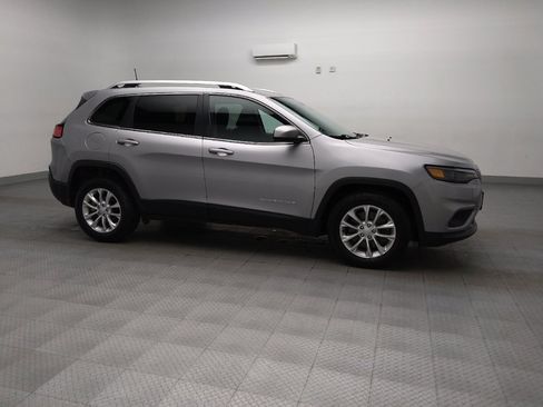 Used 2019 Jeep Cherokee Latitude w/ Popular Appearance Group FWD image 11