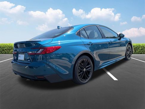 New 2026 Toyota Camry SE w/ Convenience Package FWD image 4