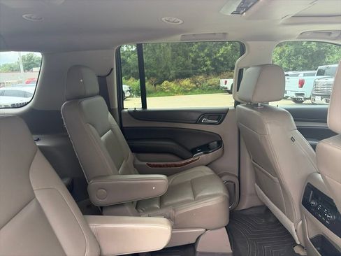Used 2017 Chevrolet Suburban Premier AWD/4WD image 12