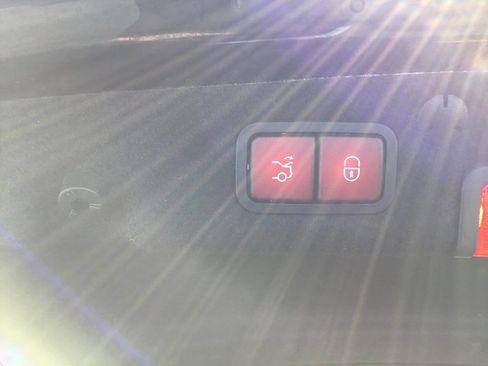 Used 2020 Mercedes-Benz C 300 4MATIC Sedan image 24