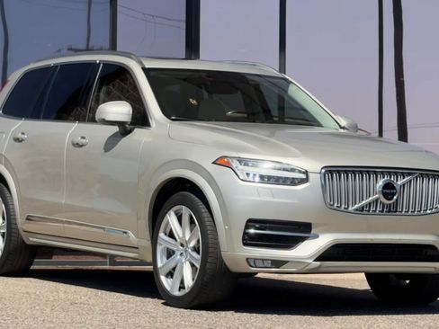 Used 2017 Volvo XC90 T6 Inscription w/ Vision Package image 24