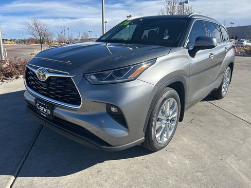 Used 2026 Toyota Highlander Limited AWD/4WD image 37