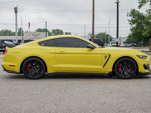 Certified 2017 Ford Mustang Shelby GT350R w/ GT350R Equipment Group 920A RWD image 4