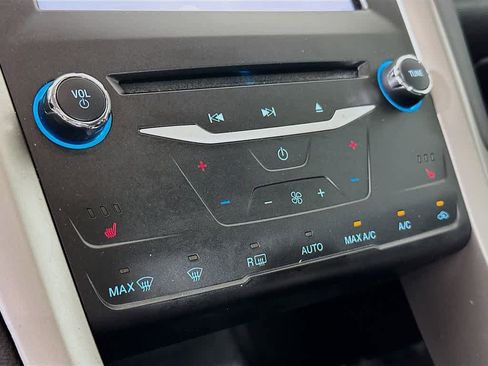 Used 2015 Ford Fusion SE w/ Equipment Group 202A image 18