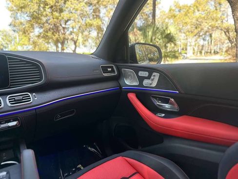 Used 2025 Mercedes-Benz GLE 53 AMG 4MATIC image 16