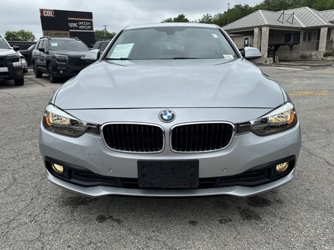 Used 2017 BMW 320i Sedan RWD image 7