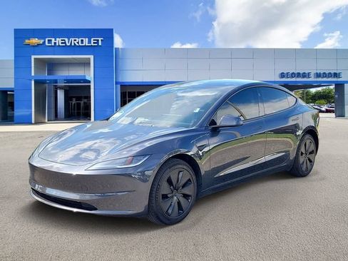 Used 2025 Tesla Model 3 Long Range RWD image 2