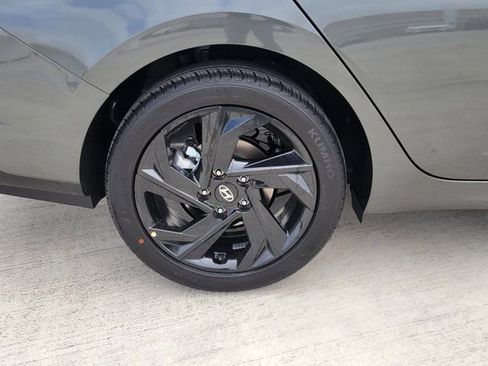New 2026 Hyundai Elantra SEL Sport FWD image 5
