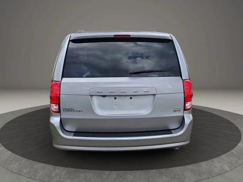 Used 2018 Dodge Grand Caravan SXT FWD image 5