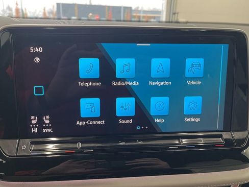 New 2026 Volkswagen Atlas Cross Sport SEL Premium R-Line AWD/4WD image 23