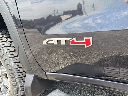 Used 2024 GMC Sierra 1500 AT4 w/ AT4 Preferred Package AWD/4WD image 9