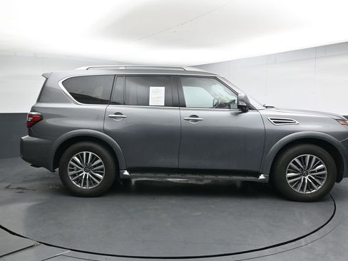 Used 2024 Nissan Armada SL w/ Captain's Chairs Package AWD/4WD image 9