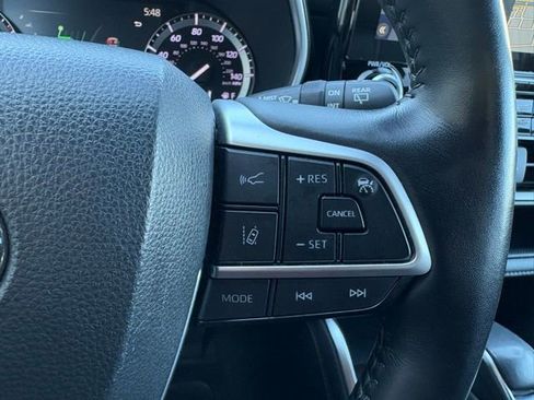 Used 2022 Toyota Highlander Limited image 21