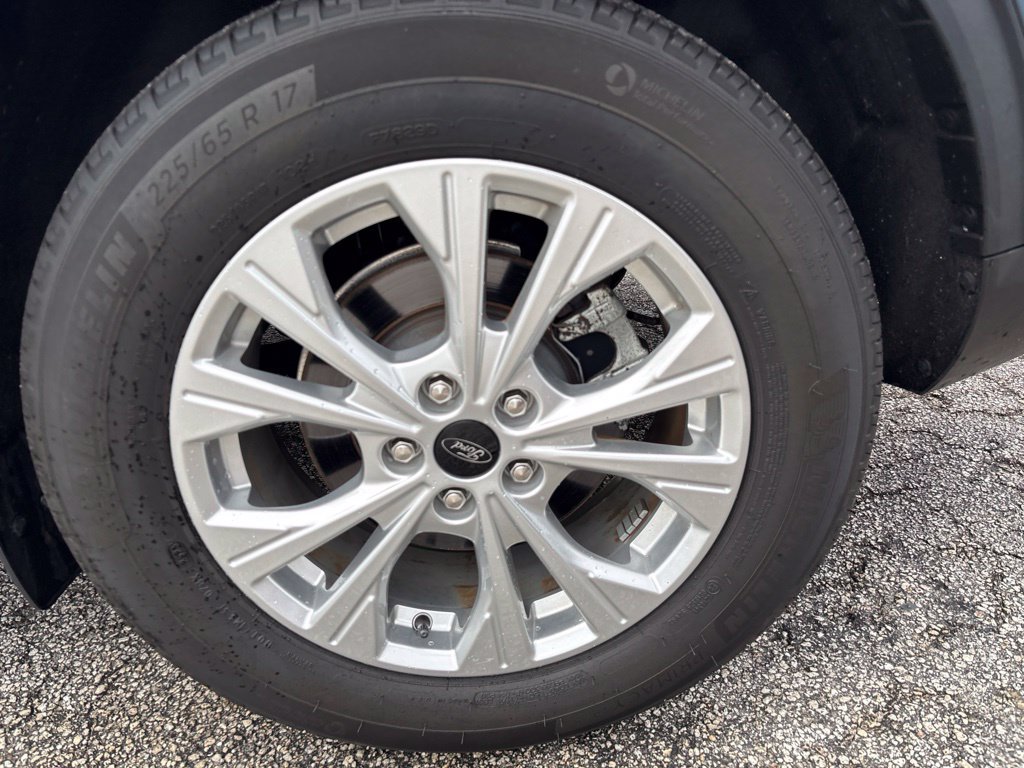 Used 2023 Ford Escape Active w/ Cold Weather Package FWD image 11