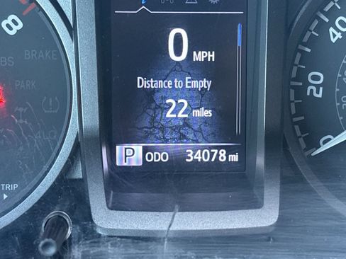 Used 2021 Toyota Tacoma TRD Off-Road image 14