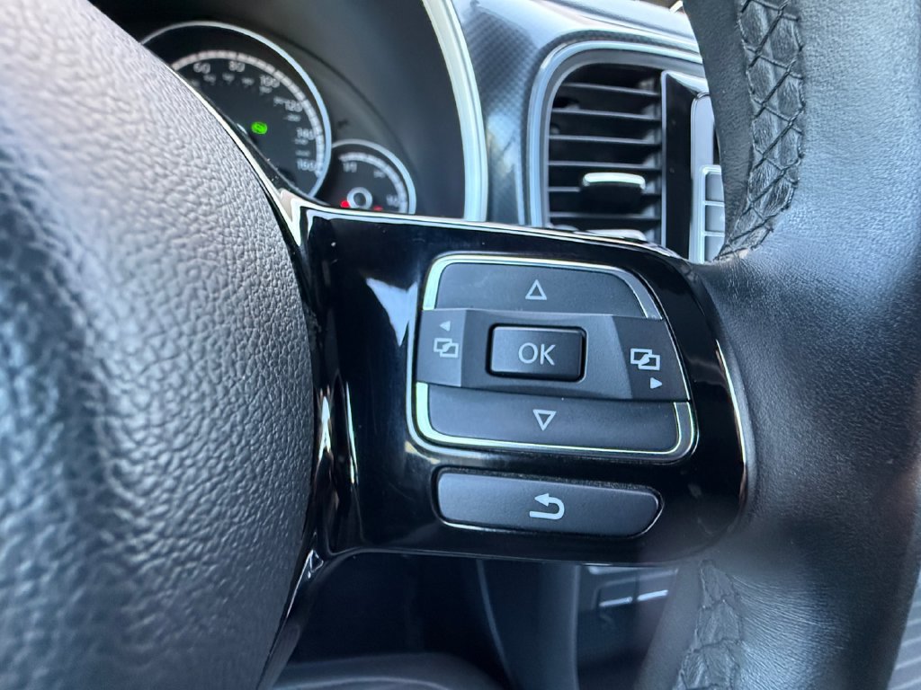 Used 2014 Volkswagen Beetle R-Line FWD image 24