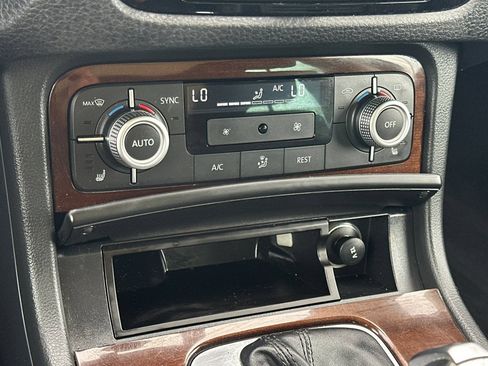 Used 2015 Volkswagen Touareg VR6 AWD/4WD image 21