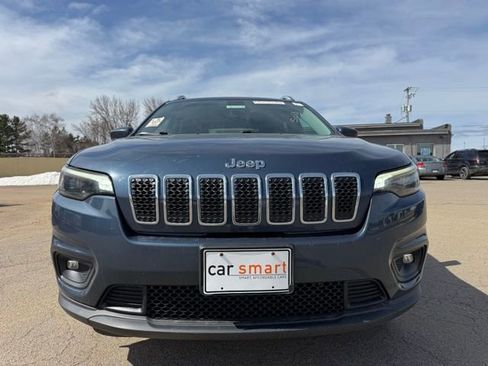 Used 2019 Jeep Cherokee Latitude Plus w/ Comfort/Convenience Group image 2