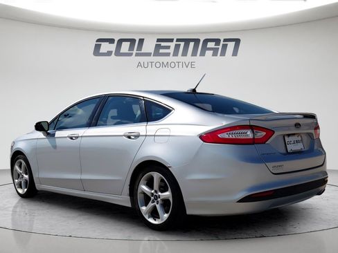 Used 2016 Ford Fusion SE w/ Equipment Group 201A FWD image 3