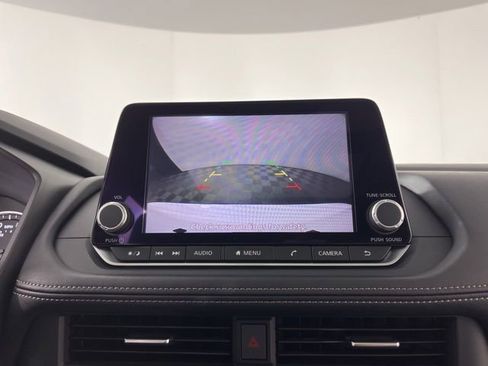 Used 2025 Nissan Rogue SV w/ SV Premium Package FWD image 27