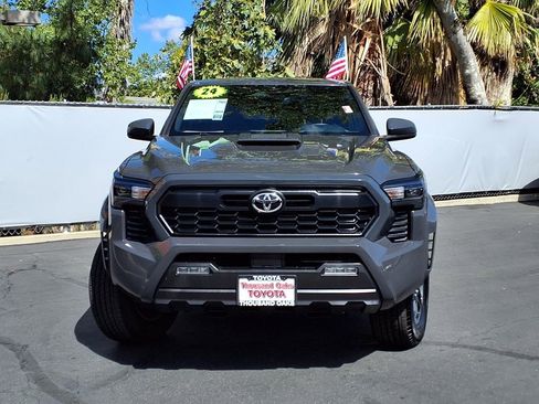 Used 2024 Toyota Tacoma TRD Sport RWD image 2