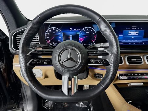 Used 2024 Mercedes-Benz GLS 580 4MATIC image 13