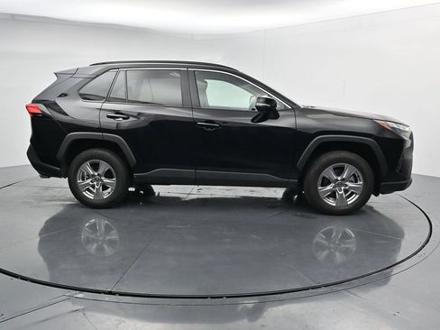 Used 2025 Toyota RAV4 XLE AWD/4WD image 9