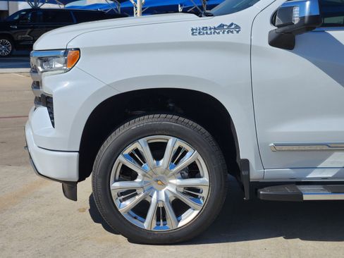 New 2026 Chevrolet Silverado 1500 High Country w/ High Country Premium Package AWD/4WD image 5