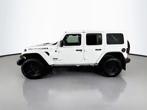 Used 2022 Jeep Wrangler Unlimited Rubicon w/ LED Lighting Group AWD/4WD image 2