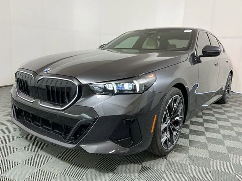 New 2026 BMW 530i w/ M Sport Package RWD image 2