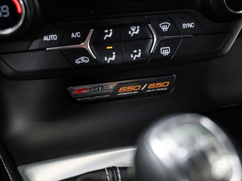 Used 2015 Chevrolet Corvette Z06 w/ Battery Protection Package image 29