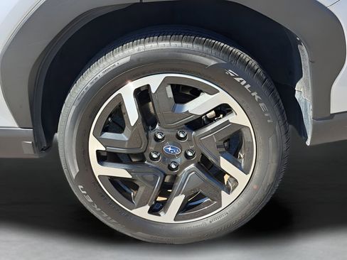 Used 2025 Subaru Forester Limited image 5