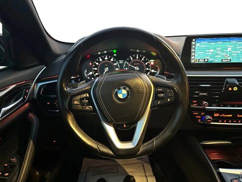 Used 2018 BMW 530i xDrive w/ Premium Package AWD/4WD image 12